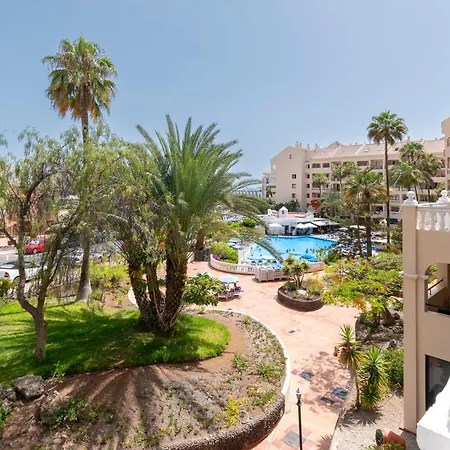 Apartment Lovely Communal Heated Pool *