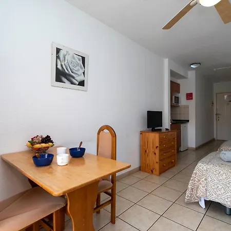 Apartment Lovely Communal Heated Pool *