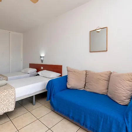 Apartment Lovely Communal Heated Pool *
